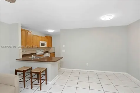 2530 W 67th Place Hialeah FL 33016
