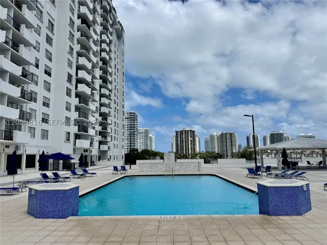 2780 NE 183rd Street Aventura FL 33160