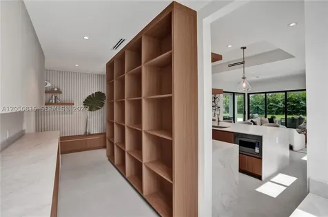 6415 SW 83rd Street Miami FL 33143