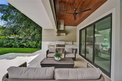 6415 SW 83rd Street Miami FL 33143