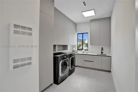 6415 SW 83rd Street Miami FL 33143