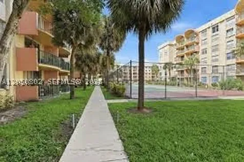 9360 Fontainebleau Boulevard Miami FL 33172