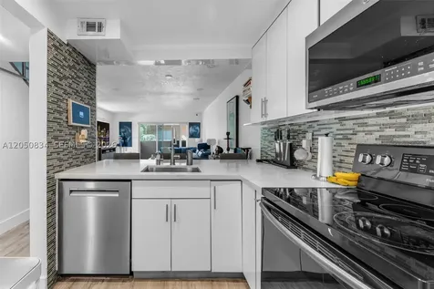 9958 SW 88th Street Miami FL 33176