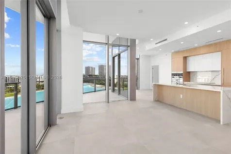 2411 Laguna Creek Miami FL 33181