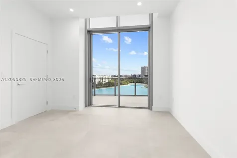2411 Laguna Creek Miami FL 33181