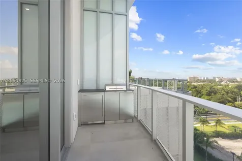 2411 Laguna Creek Miami FL 33181
