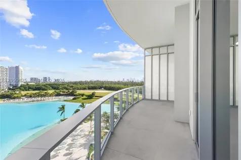 2411 Laguna Creek Miami FL 33181