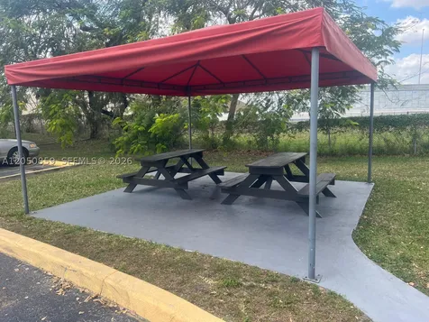 590 NW 114th Avenue Sweetwater FL 33172