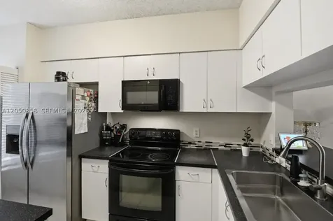 21 Simonton Circle Weston FL 33326
