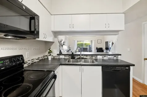 21 Simonton Circle Weston FL 33326