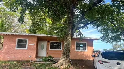 1742 NW 29th Way Fort Lauderdale FL 33311