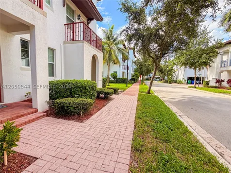 2828 SW 119th Way Miramar FL 33025