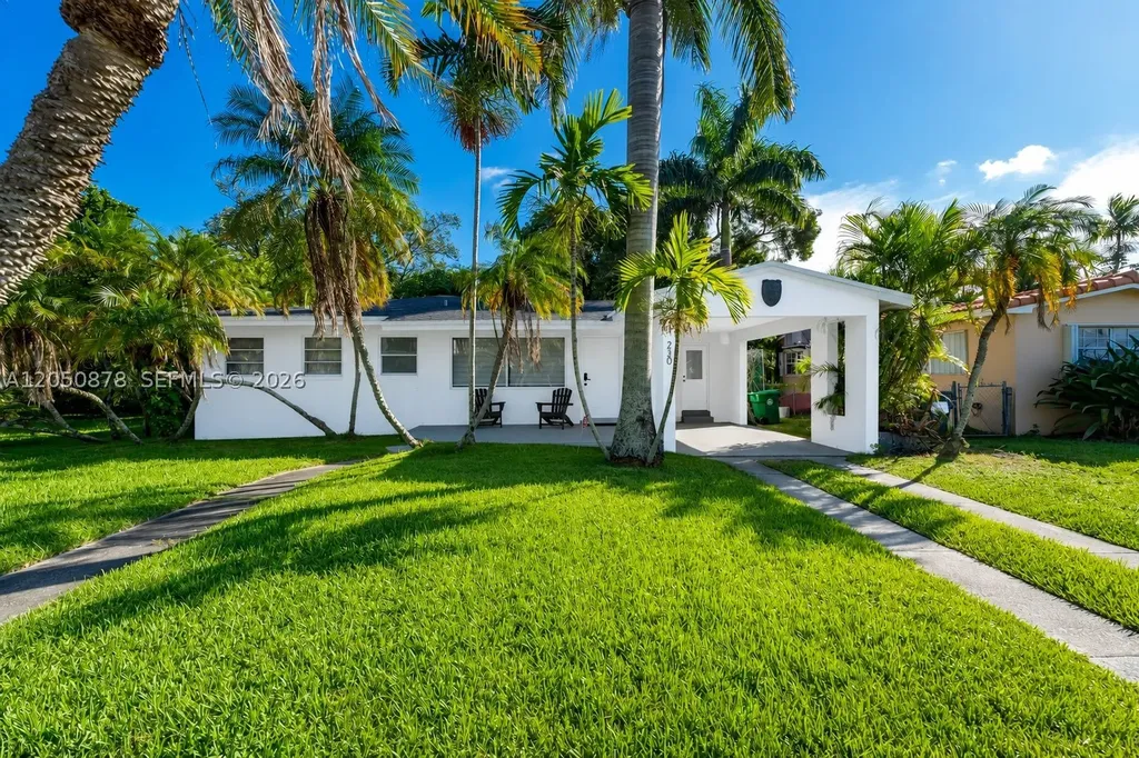 230 NE 2nd Place Dania Beach FL 33004