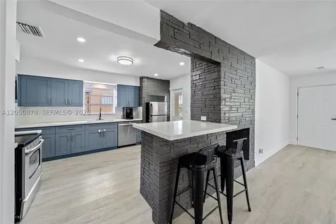 230 NE 2nd Place Dania Beach FL 33004