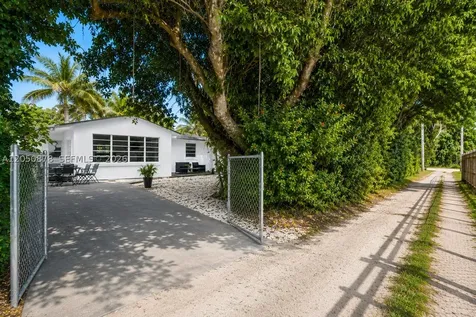 230 NE 2nd Place Dania Beach FL 33004