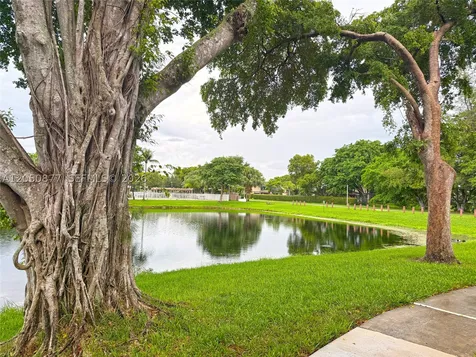2451 NW 96th Terrace Pembroke Pines FL 33024