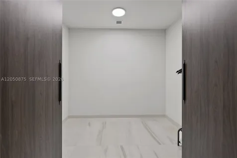 300 Biscayne Blvd Way Miami FL 33131