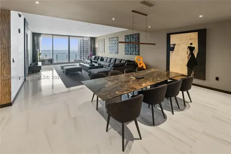 300 Biscayne Blvd Way Miami FL 33131