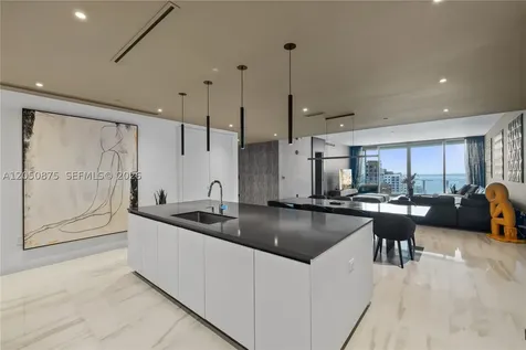 300 Biscayne Blvd Way Miami FL 33131