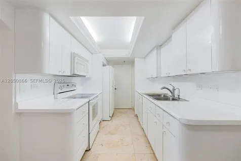 6039 Collins Avenue Miami Beach FL 33140