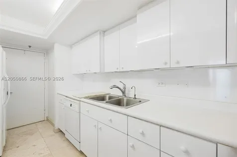 6039 Collins Avenue Miami Beach FL 33140