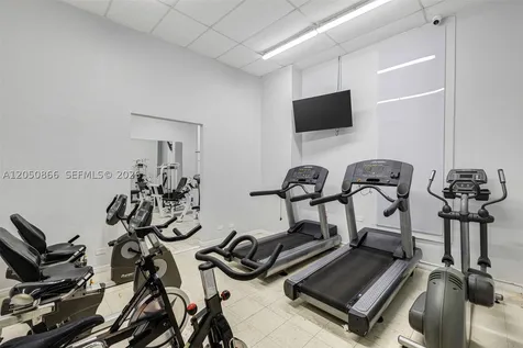 6039 Collins Avenue Miami Beach FL 33140