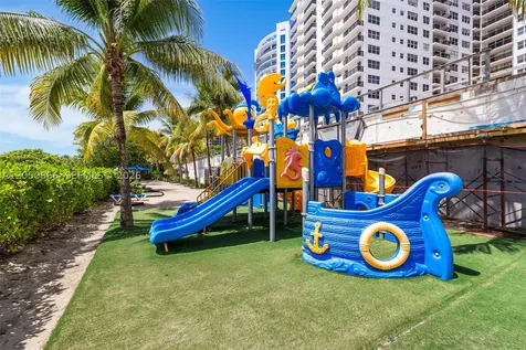 6039 Collins Avenue Miami Beach FL 33140