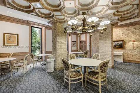 6039 Collins Avenue Miami Beach FL 33140