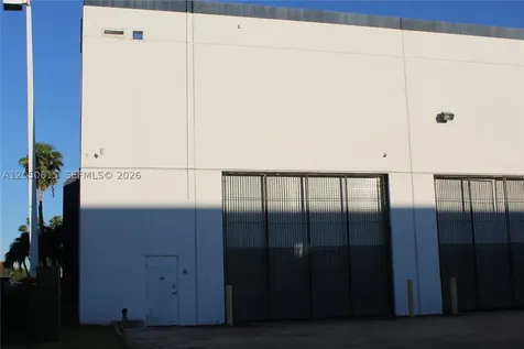 7620 NW 25th Street Miami FL 33122