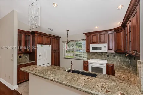 9852 NW 9th Court Plantation FL 33324
