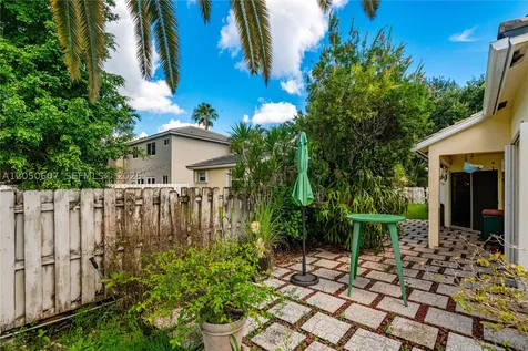 9852 NW 9th Court Plantation FL 33324