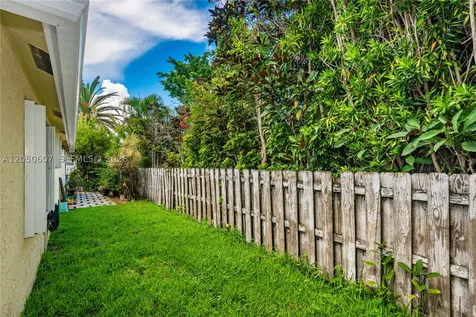 9852 NW 9th Court Plantation FL 33324