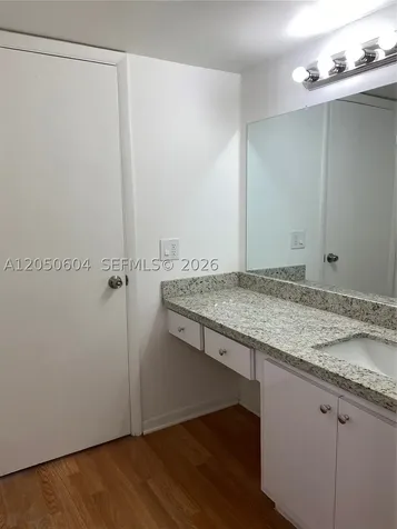 486 NW 165th St Road Miami FL 33169