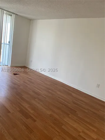 486 NW 165th St Road Miami FL 33169