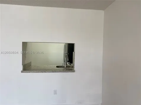 486 NW 165th St Road Miami FL 33169