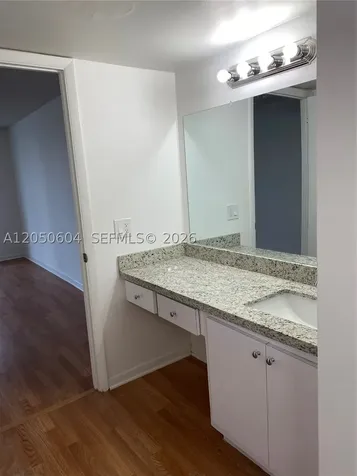 486 NW 165th St Road Miami FL 33169