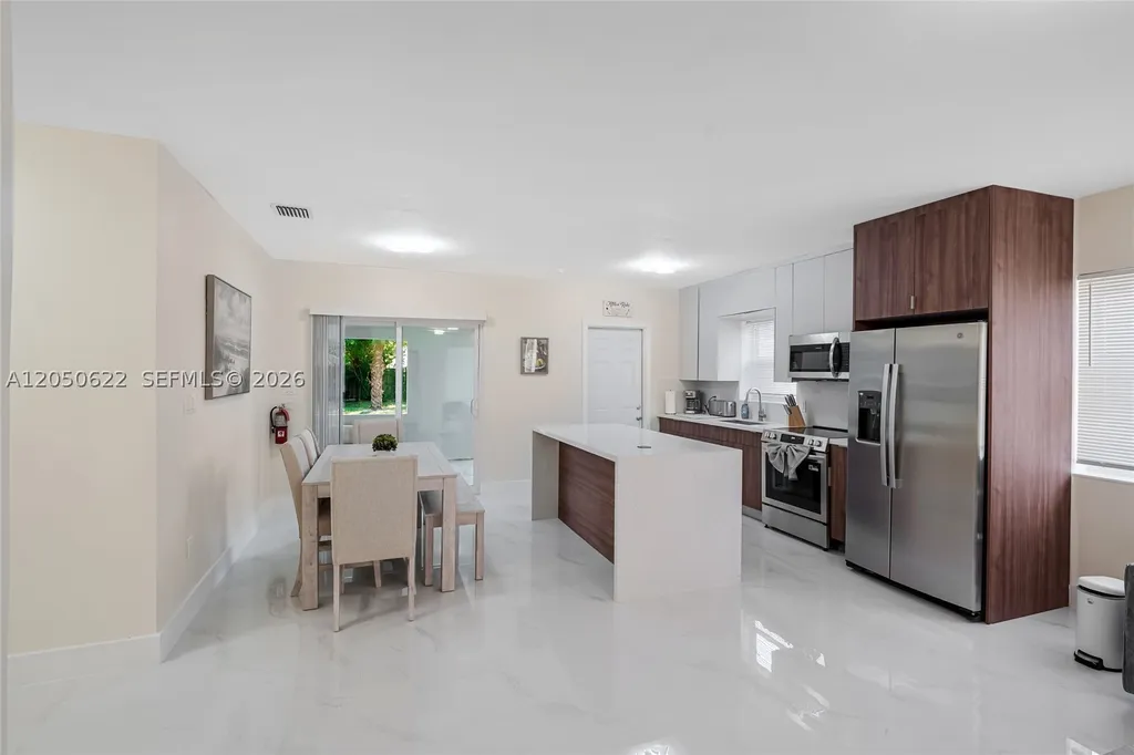 1021 NE 3rd Avenue Fort Lauderdale FL 33304