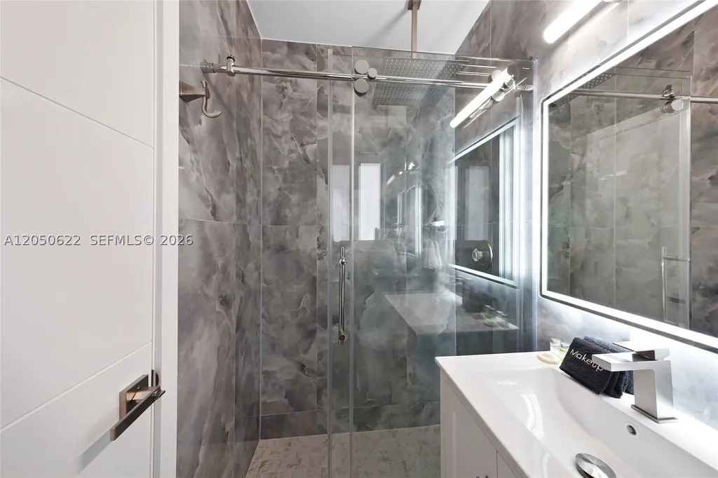 1021 NE 3rd Avenue Fort Lauderdale FL 33304