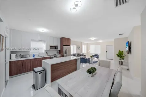 1021 NE 3rd Avenue Fort Lauderdale FL 33304