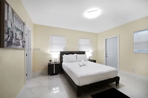 1021 NE 3rd Avenue Fort Lauderdale FL 33304