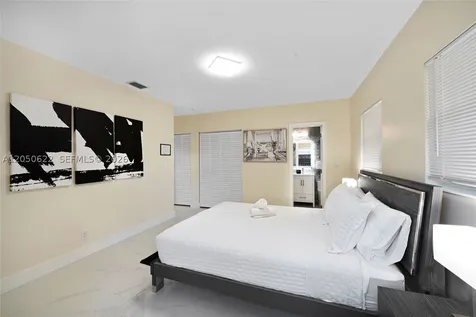1021 NE 3rd Avenue Fort Lauderdale FL 33304