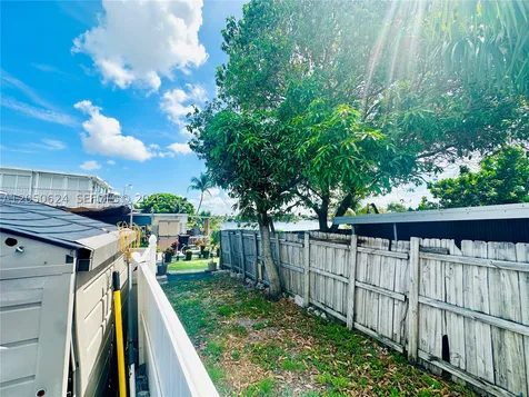 6837 W 19th Court Hialeah FL 33014
