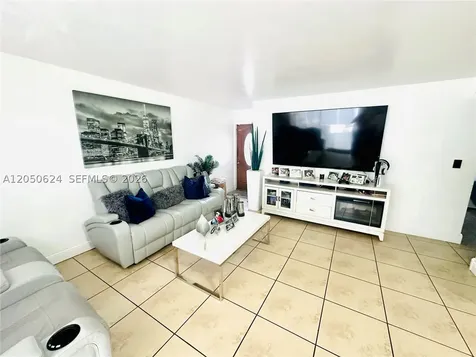 6837 W 19th Court Hialeah FL 33014