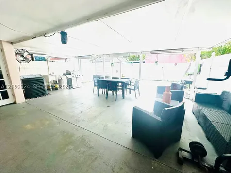 6837 W 19th Court Hialeah FL 33014
