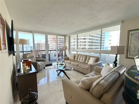 3200 Collins Avenue Miami Beach FL 33140