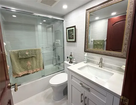 3200 Collins Avenue Miami Beach FL 33140