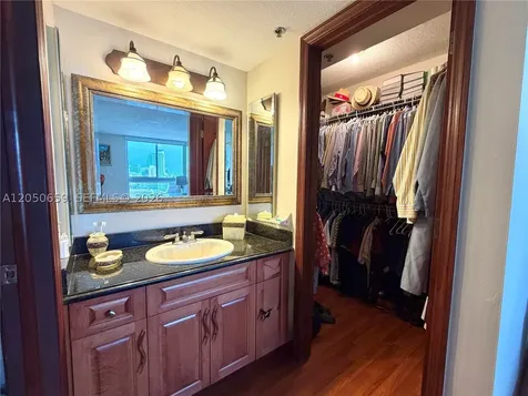 3200 Collins Avenue Miami Beach FL 33140