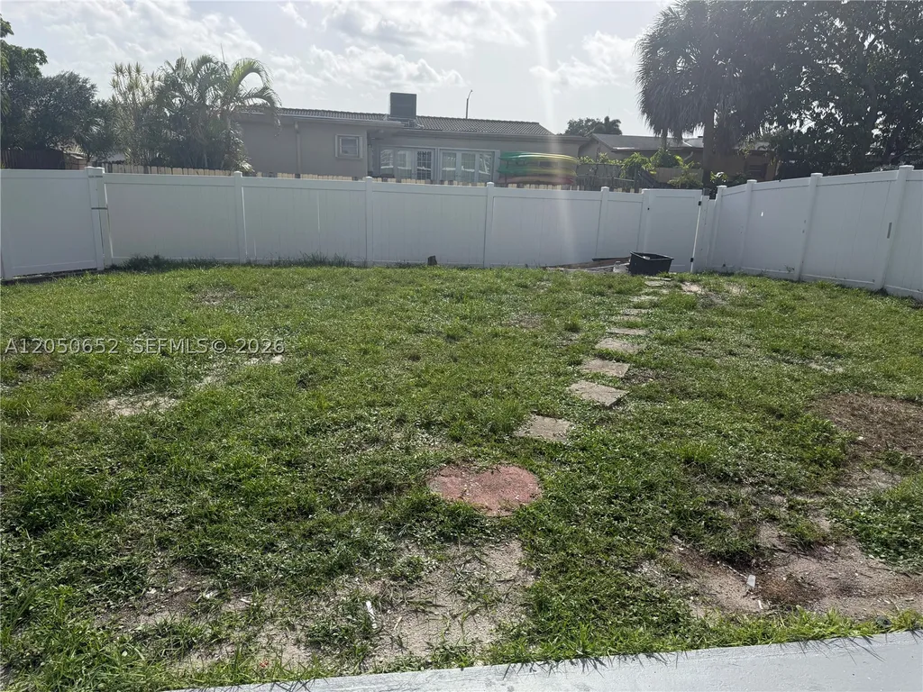 2100 N 52nd Avenue Hollywood FL 33021