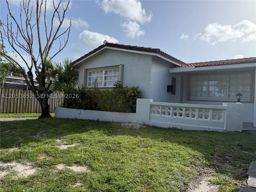 2100 N 52nd Avenue Hollywood FL 33021