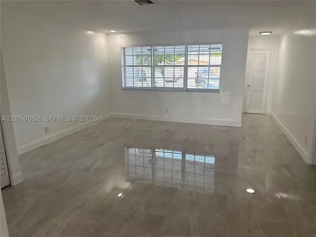 2100 N 52nd Avenue Hollywood FL 33021